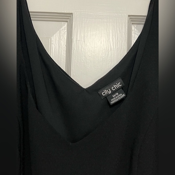 City Chic v-neck Dress - Black. Size M/18 - Picture 2 of 5